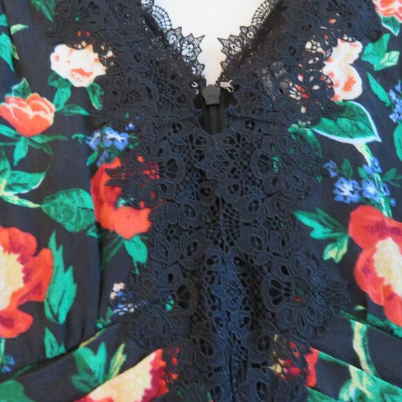 BY ANTHROPOLOGIE Lacy V-Neck Mini Dress Floral Dark Romantic Lace Size US 4 NWT - Picture 7 of 16